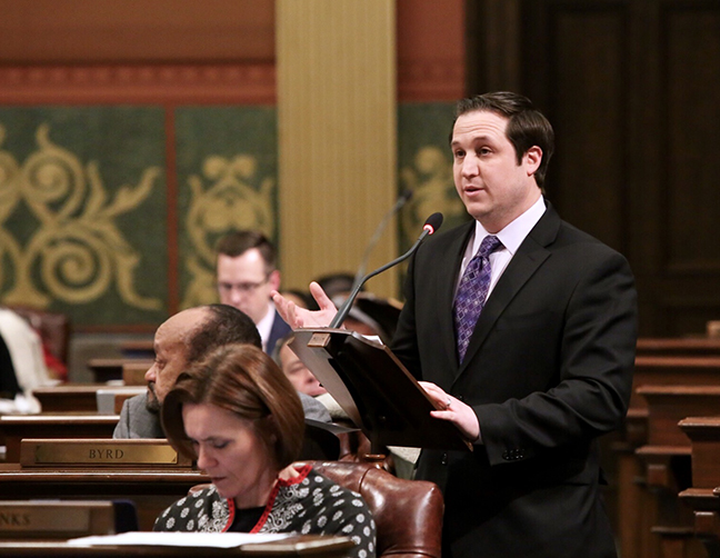 Photo by housedems.com