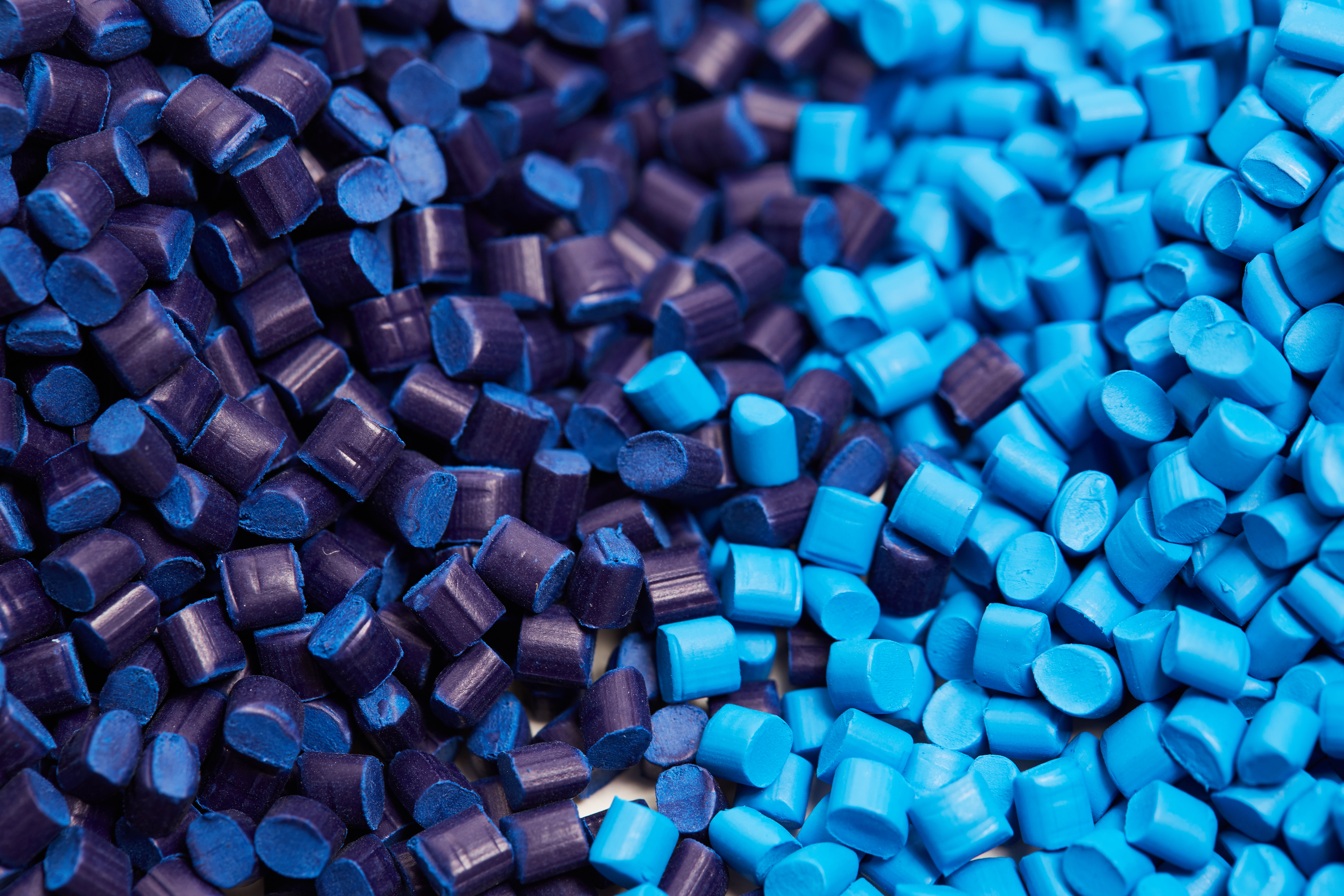 Illinois Governor signs landmark plastic pollution bill to protect Great Lakes